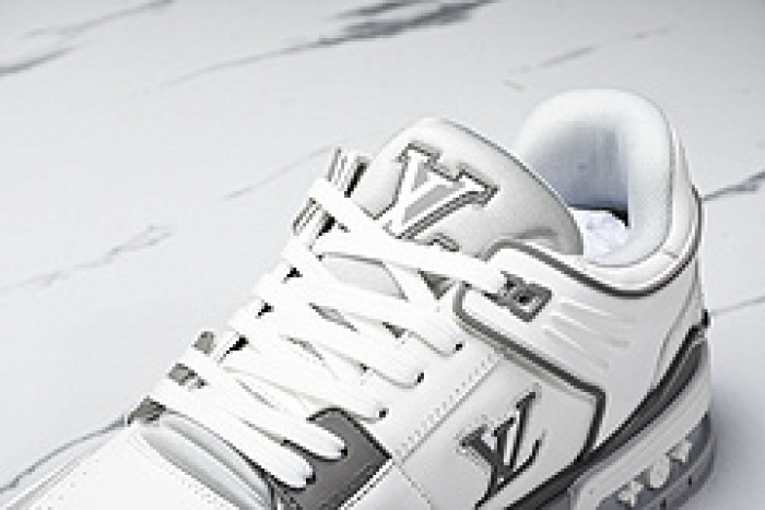 L&V SNEAKERS