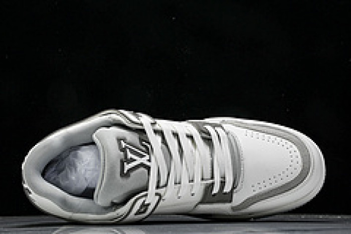 L&V SNEAKERS