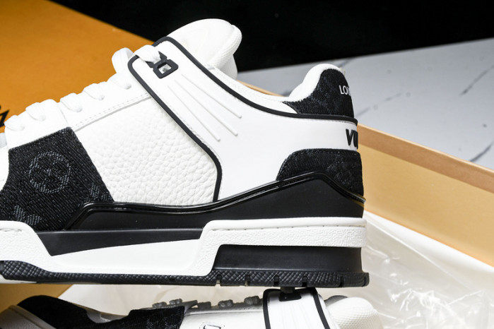 L&V SNEAKERS