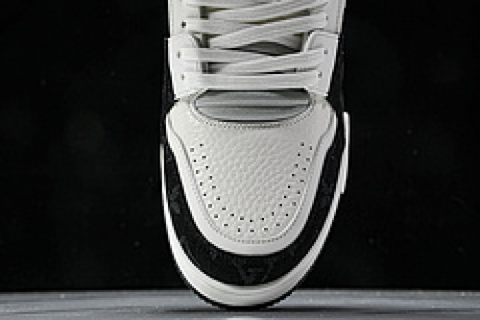 L&V SNEAKERS