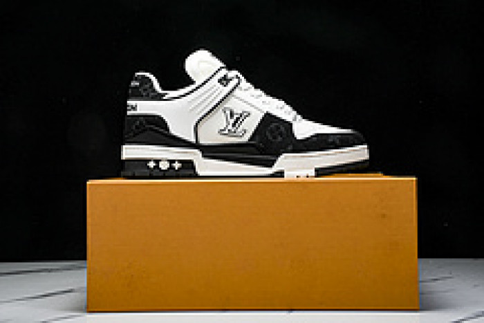L&V SNEAKERS