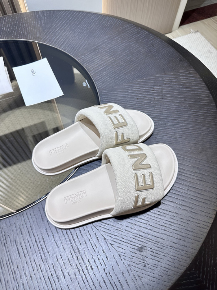 FEND1 SLIPPERS