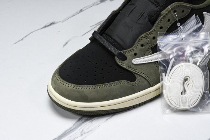 Travis Scott x Air Jordan 1 Low OG DM7866-002