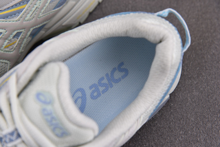 As*ic*ss shoes
