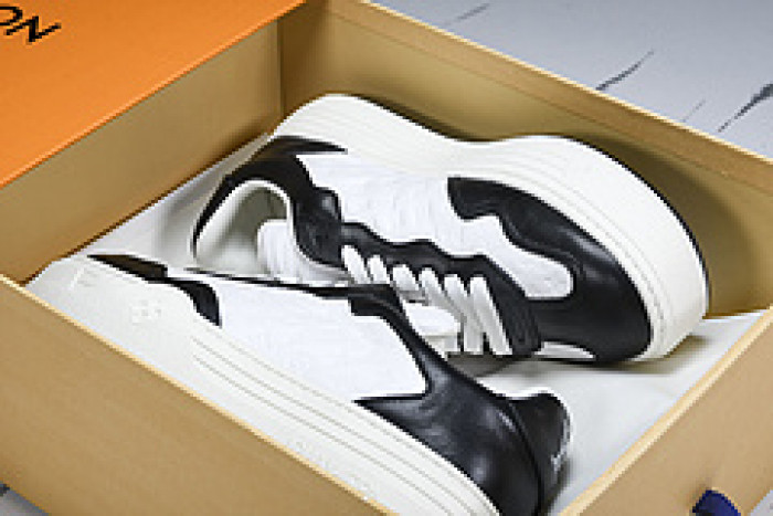 L&V SNEAKERS