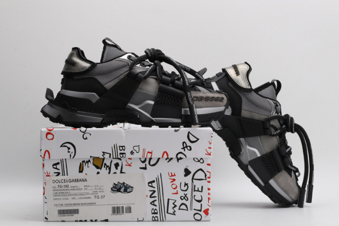 DG sneaker