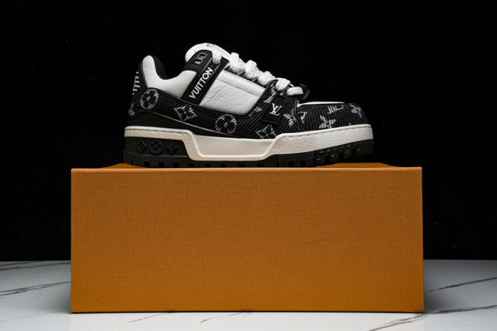 L&V SNEAKERS