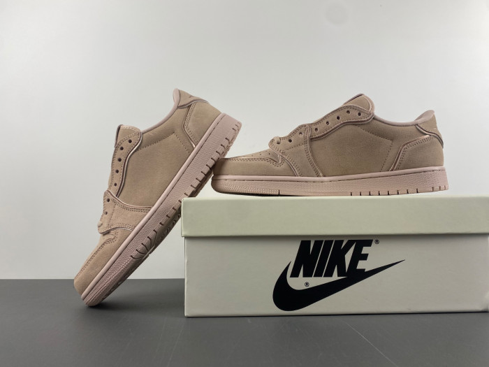 Travis Scott x Air Jordan 1 AO1935-204