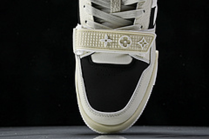L&V SNEAKERS