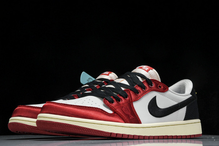 Jordan 1 Retro Low OG Trophy Room Away FN0432-100