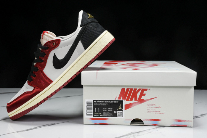 Jordan 1 Retro Low OG Trophy Room Away FN0432-100