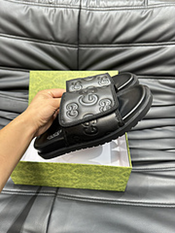 G DESIGNER SLIPPERS