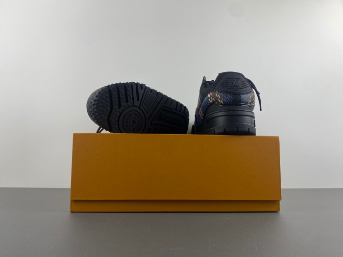 L&V SNEAKERS