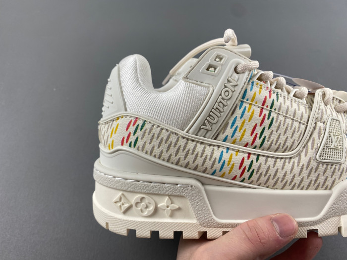 L&V SNEAKERS