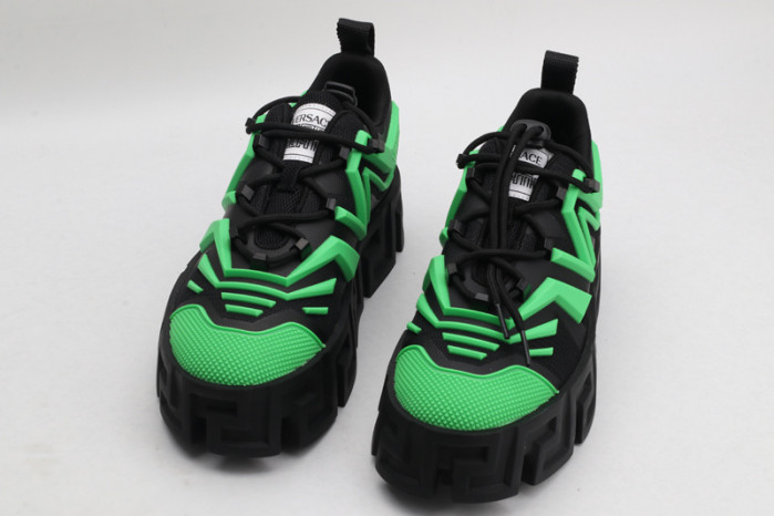 VER DESIGNER SNEAKERS