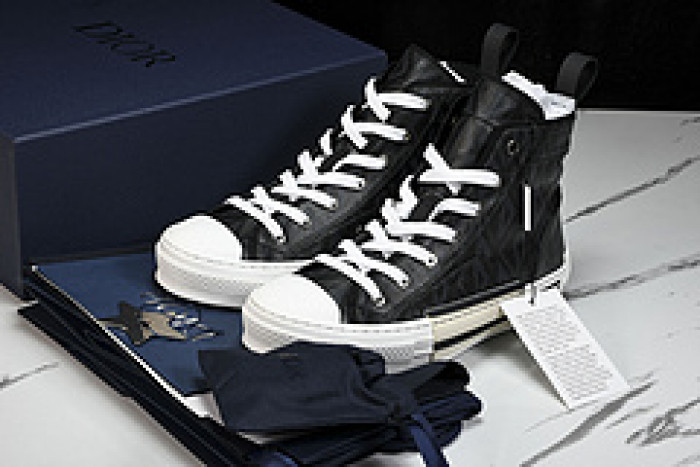 DI*O*R B23 PANKICK