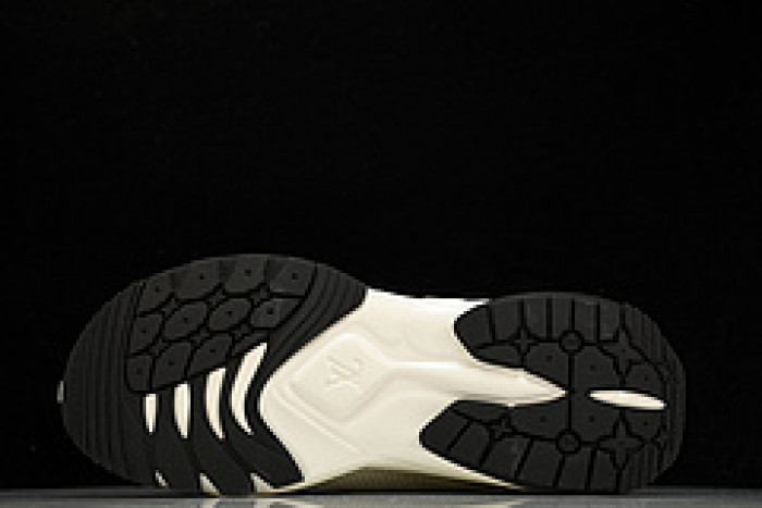 L&V SNEAKERS