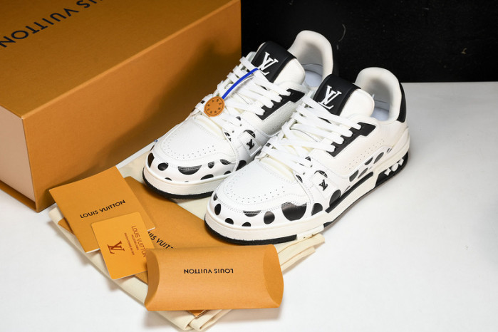 L&V SNEAKERS