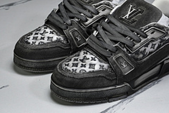 L&V SNEAKERS