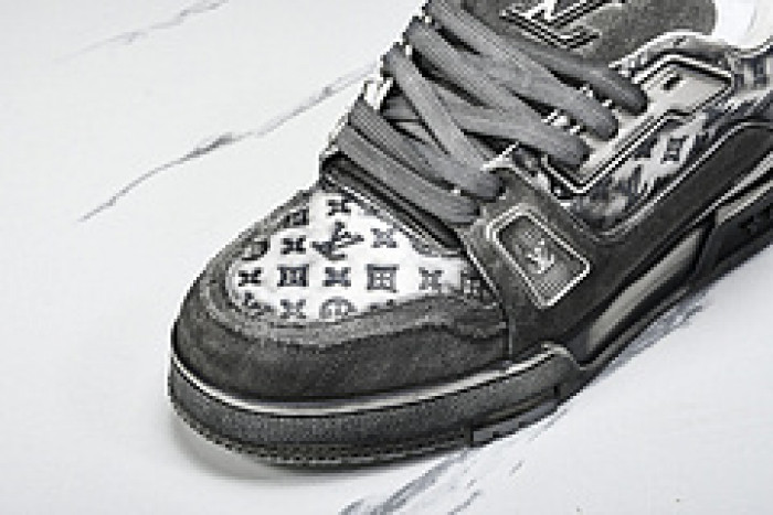 L&V SNEAKERS