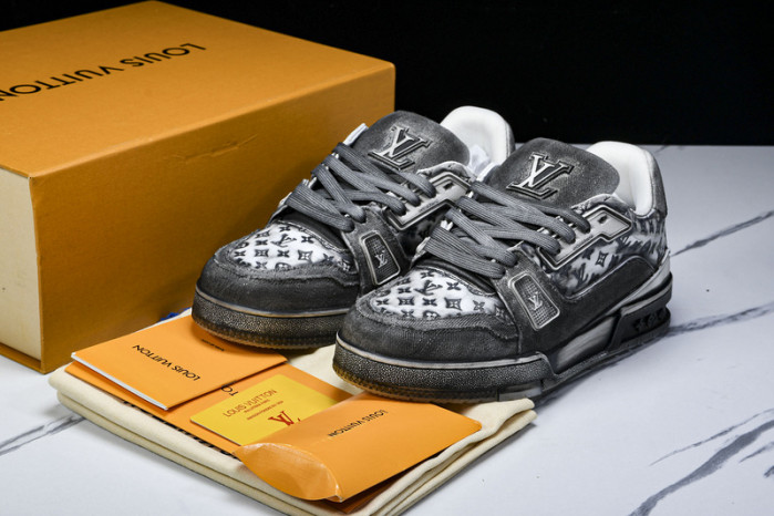 L&V SNEAKERS