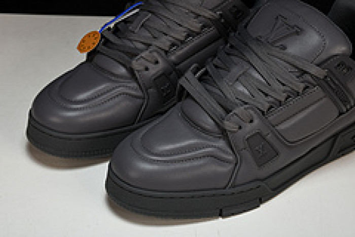 L&V SNEAKERS