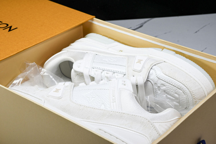 L&V SNEAKERS