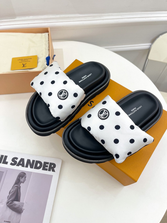 L&V SLIPPERS
