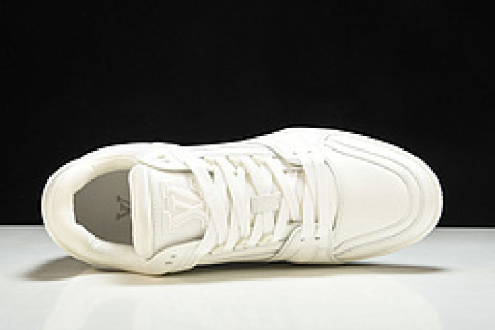 L&V SNEAKERS