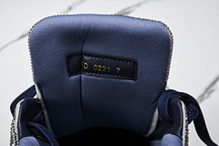L&V SNEAKERS