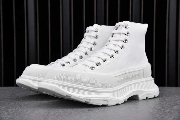 Alexander McQueen Boost white