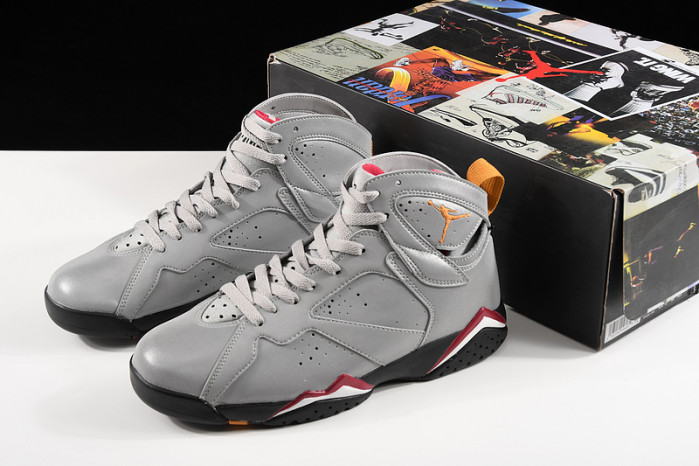 Air Jordan Men''s 7 Retro SP Shoes: Silver/Black - BV6281-006