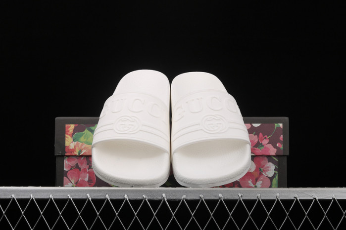 G DESIGNER SLIPPERS