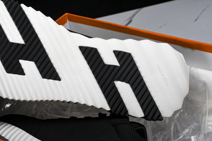 HER_MERS SNEAKER