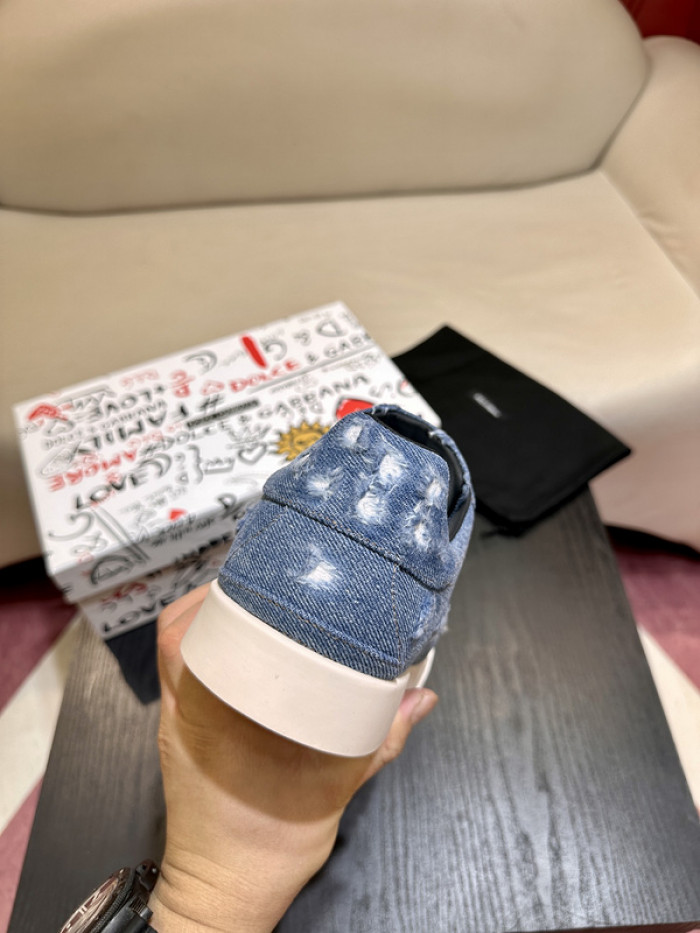 DG sneaker