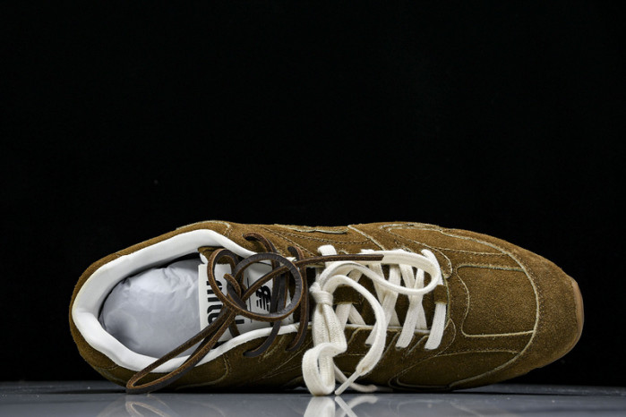 New Balance Mi­u