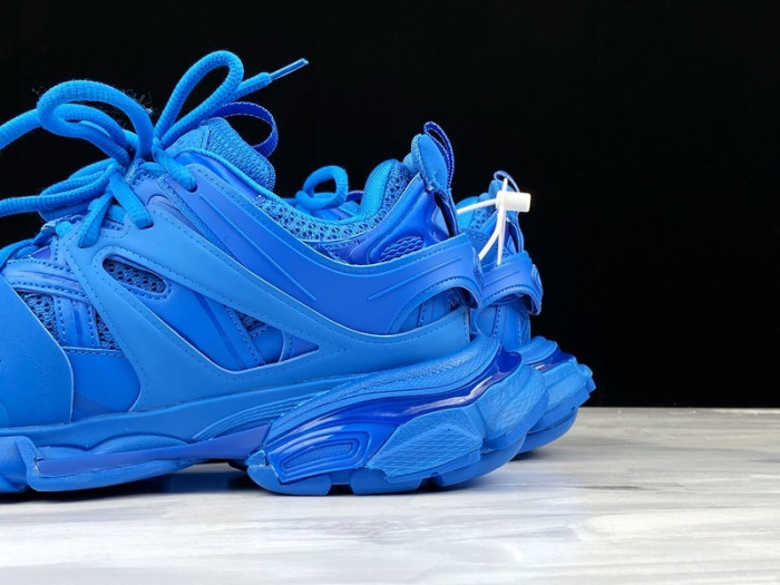 BLEN Track blue