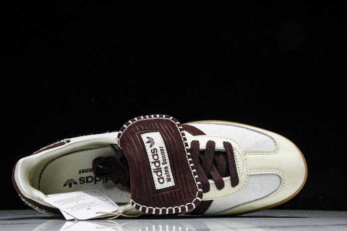 HANDBALL SPEZIAL IE0586