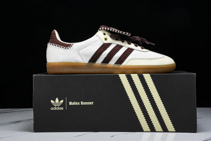 HANDBALL SPEZIAL IE0586