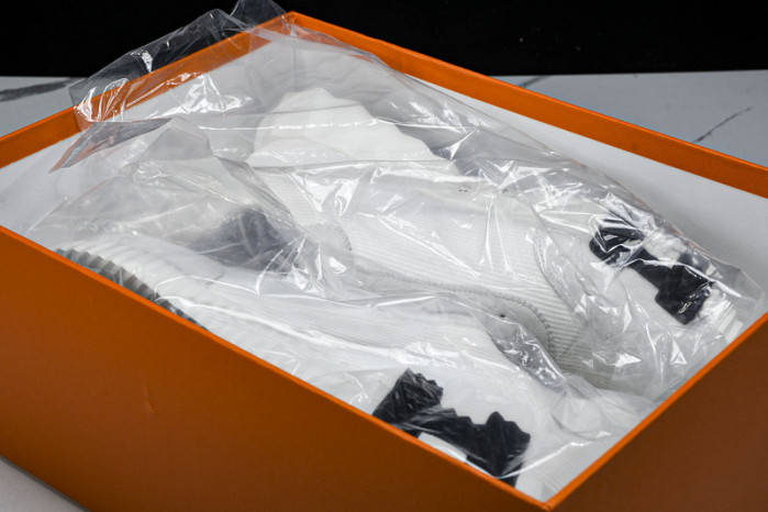 HER_MERS SNEAKER