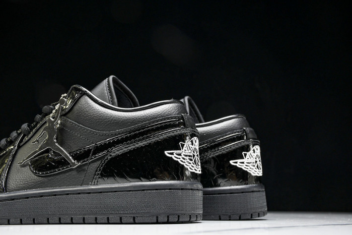 AIR JORDAN 1 HJ7743-010
