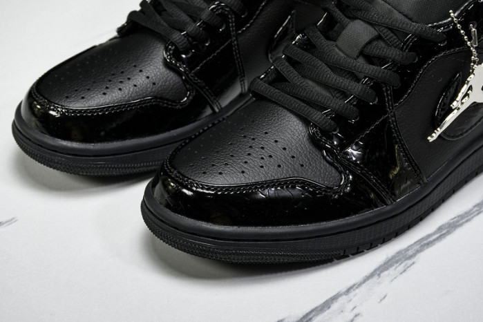 AIR JORDAN 1 HJ7743-010