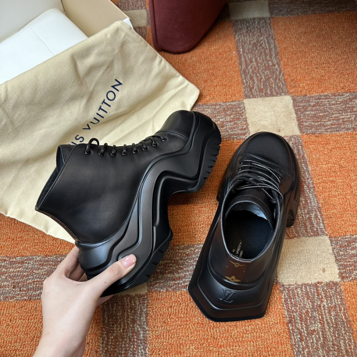L&V SNEAKERS