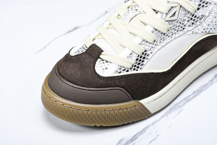 D designer sneaker