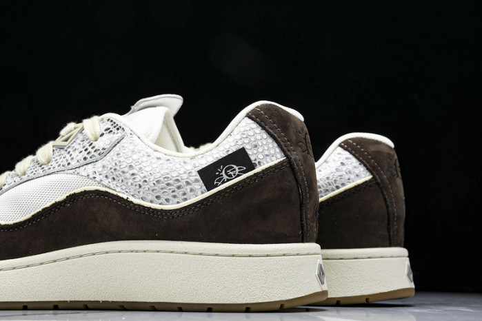 D designer sneaker