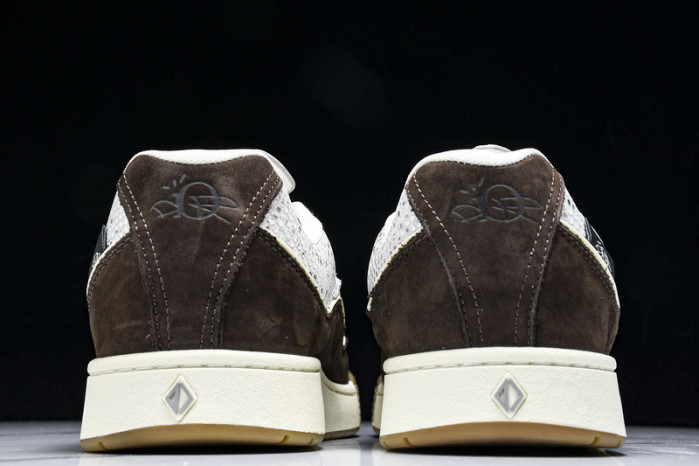 D designer sneaker