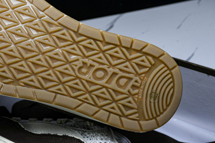D designer sneaker
