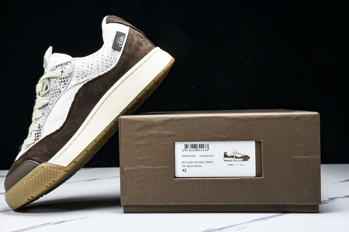 D designer sneaker