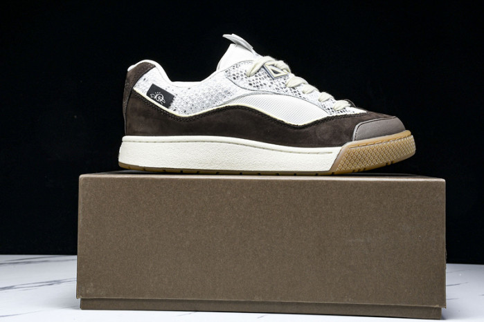 D designer sneaker