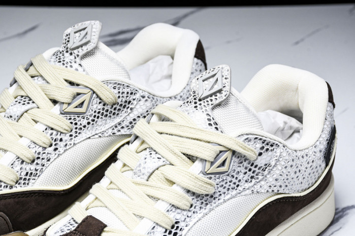 D designer sneaker
